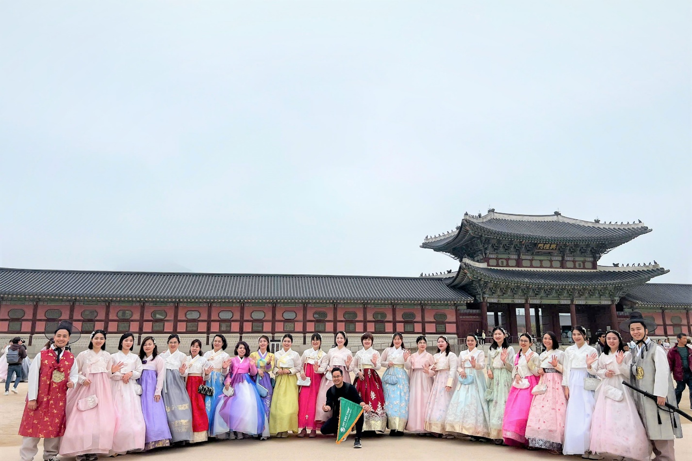 Đặt tour Tết Nguyên Đán 2026 tại Đất Việt Tour nhận ưu đãi đến 4 triệu đồng- Ảnh 1.