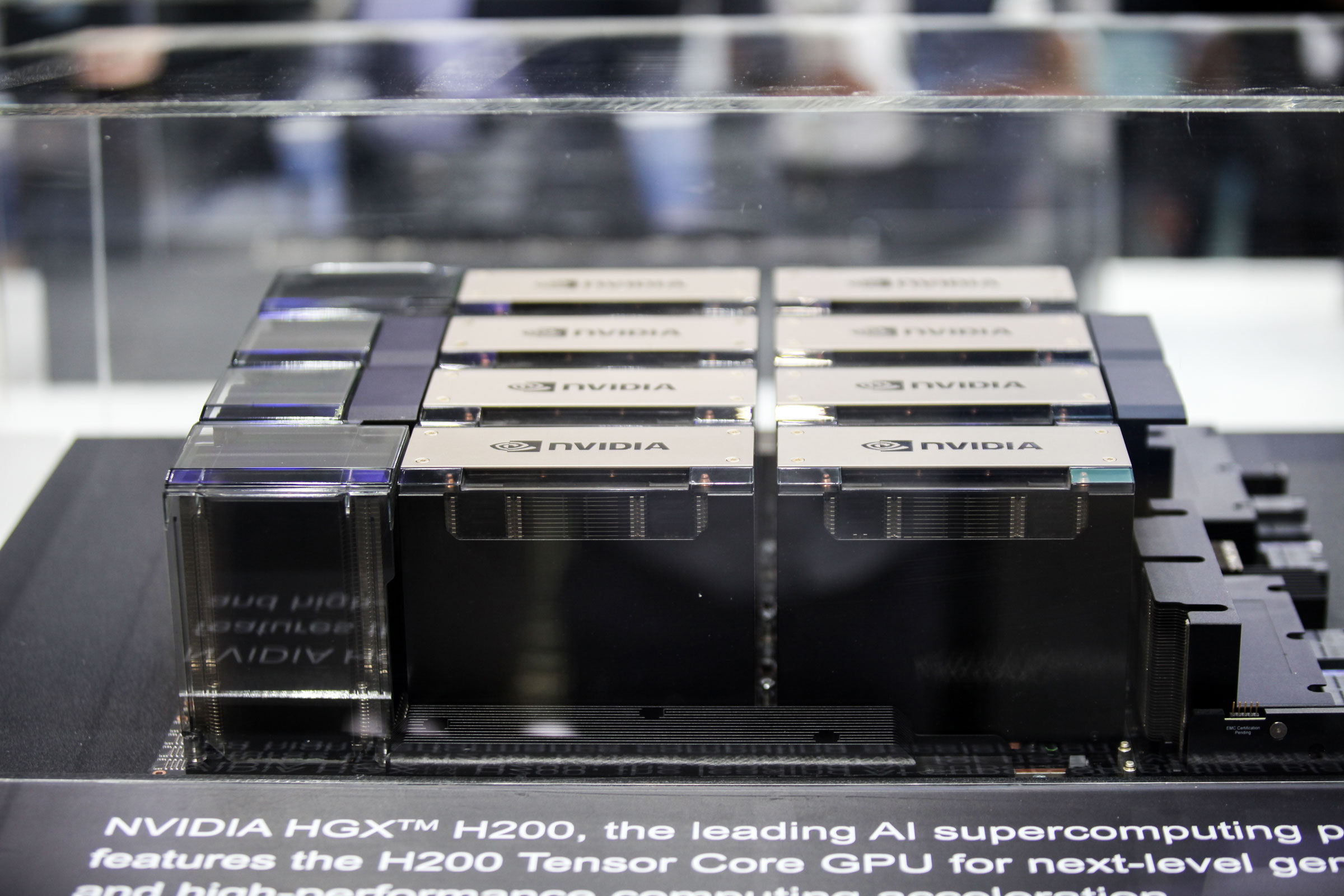 Chip AI của Nvidia cháy hàng ở Trung Quốc - Ảnh 1.