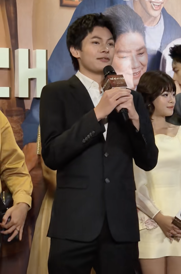 Đây mà là Trần Bờm - con trai NSND Trần Lực sao?- Ảnh 4. Đây mà là Trần Bờm - con trai NSND Trần Lực sao?- Ảnh 4.