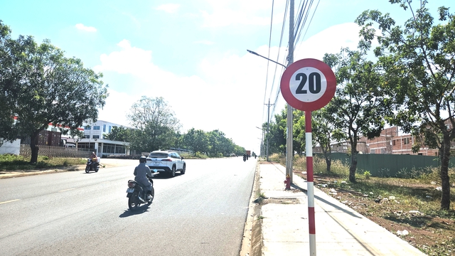 Biển báo 20 km/giờ ở Đồng Nai: Đề nghị tháo dỡ toàn bộ- Ảnh 2.