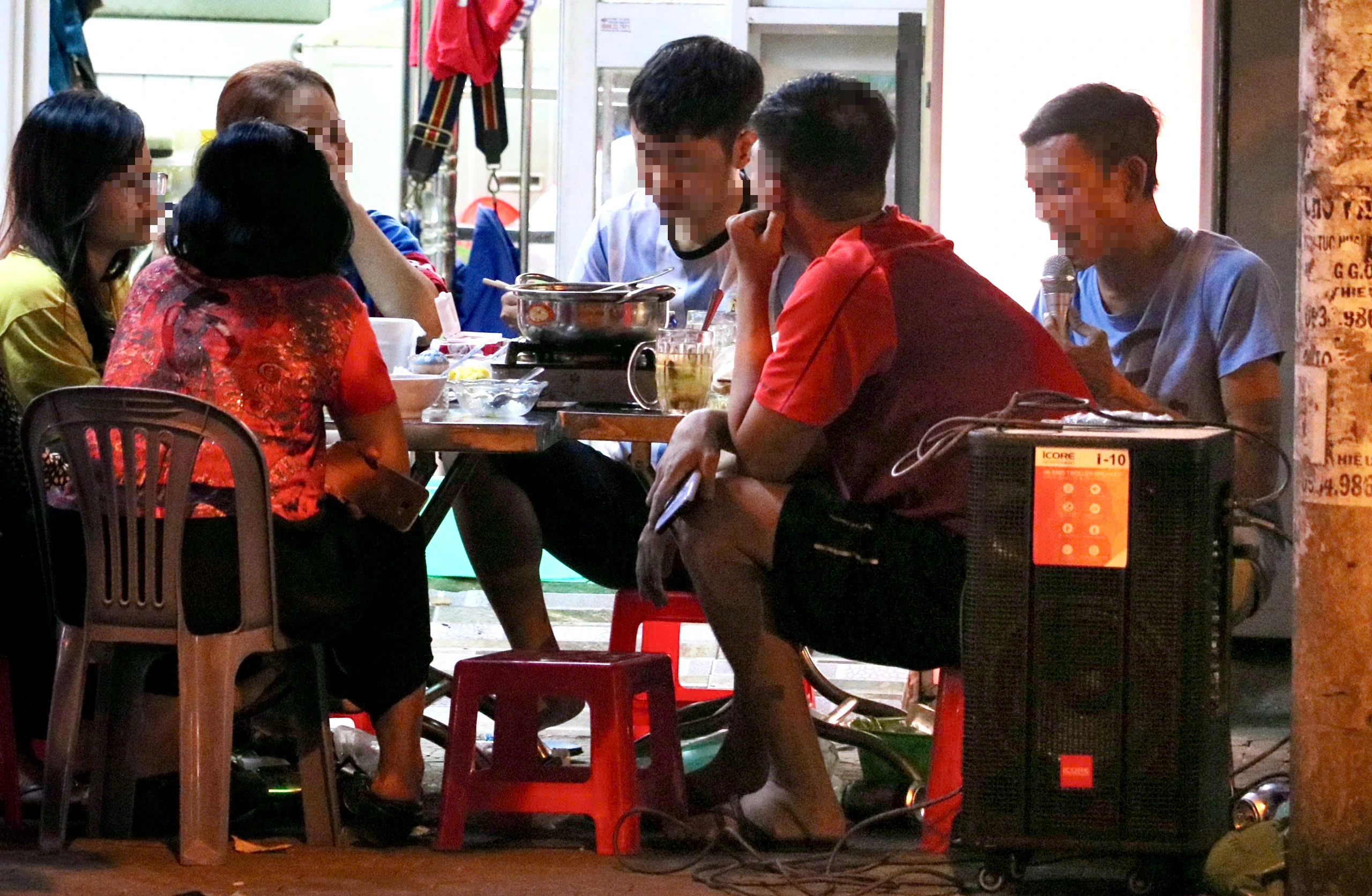 Xử phạt karaoke gây ồn ào: Để tiếng hát mang tính giải trí và kết nối- Ảnh 1.