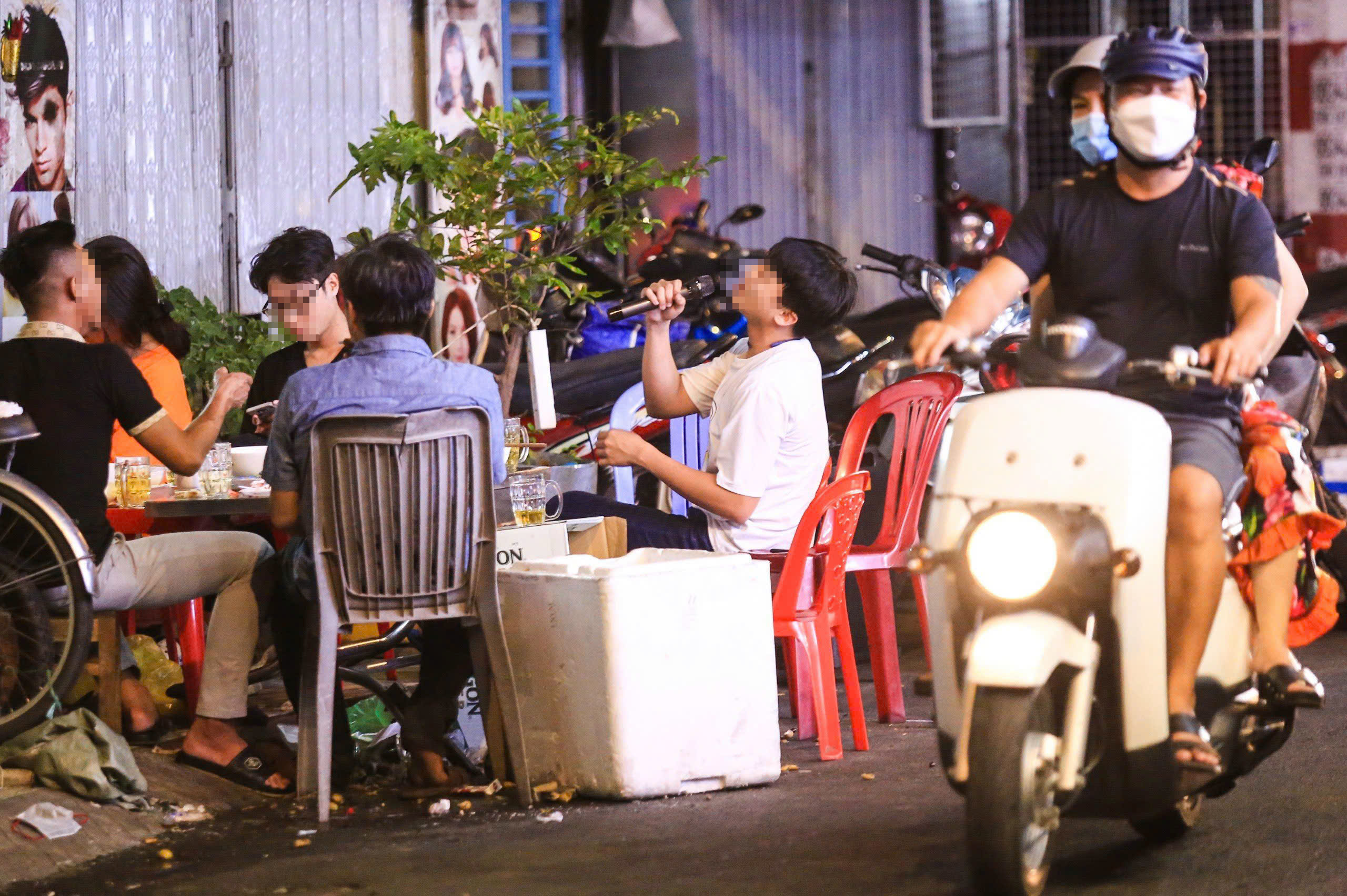 Xử phạt karaoke gây ồn ào: Để tiếng hát mang tính giải trí và kết nối- Ảnh 2.