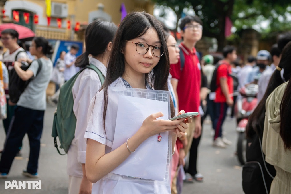 Đề xuất bỏ học bạ, không qua Sở GDĐT khi làm thủ tục chuyển trường - 1