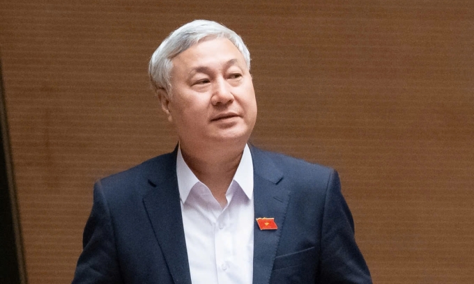 Ông Trần Văn Lâm, Ủy viên Ủy ban Công tác đại biểu phát biểu tại phiên họp chiều 9/12. Ảnh: Media Quốc hội