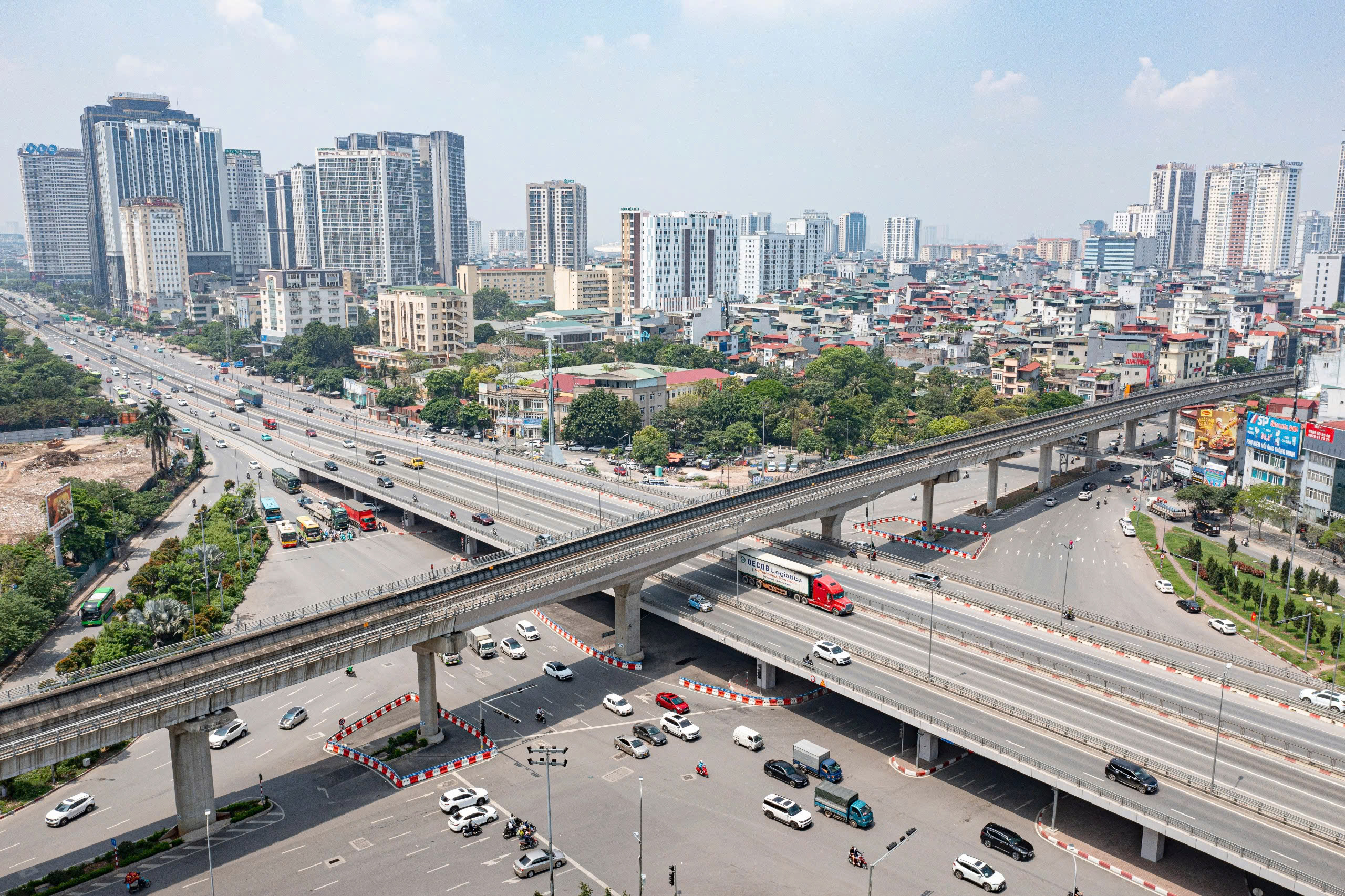 Đề xuất quyền hạn 'đặc thù' cho Chủ tịch UBND TP.Hà Nội 2 Đề xuất quyền hạn 'đặc thù' cho Chủ tịch UBND TP.Hà Nội - Ảnh 2.