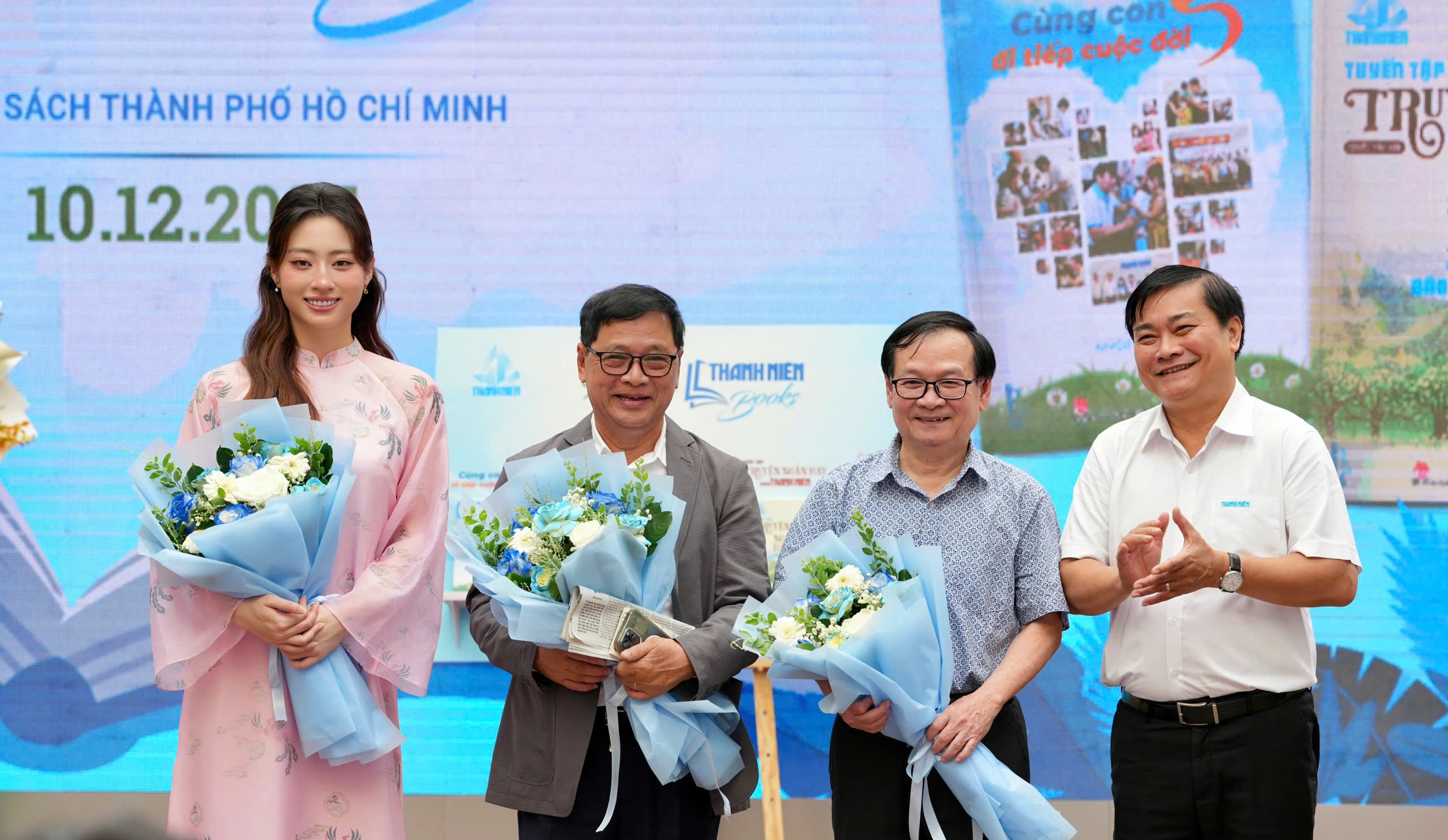 Đề xuất xây dựng tủ sách gia đình vào tiêu chí danh hiệu 'Gia đình văn hóa'- Ảnh 1. Đề xuất xây dựng tủ sách gia đình vào tiêu chí danh hiệu 'Gia đình văn hóa'- Ảnh 1.