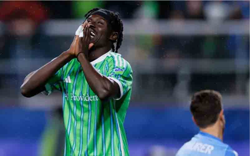 Đêm Giáng sinh tuyệt vời của cầu thủ một mắt - Ảnh 1.