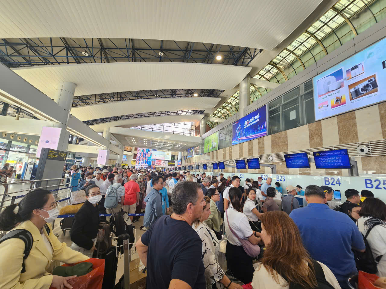 Đi lại dịp Tết nóng dần, hãng bay tăng chuyến - Ảnh 1.