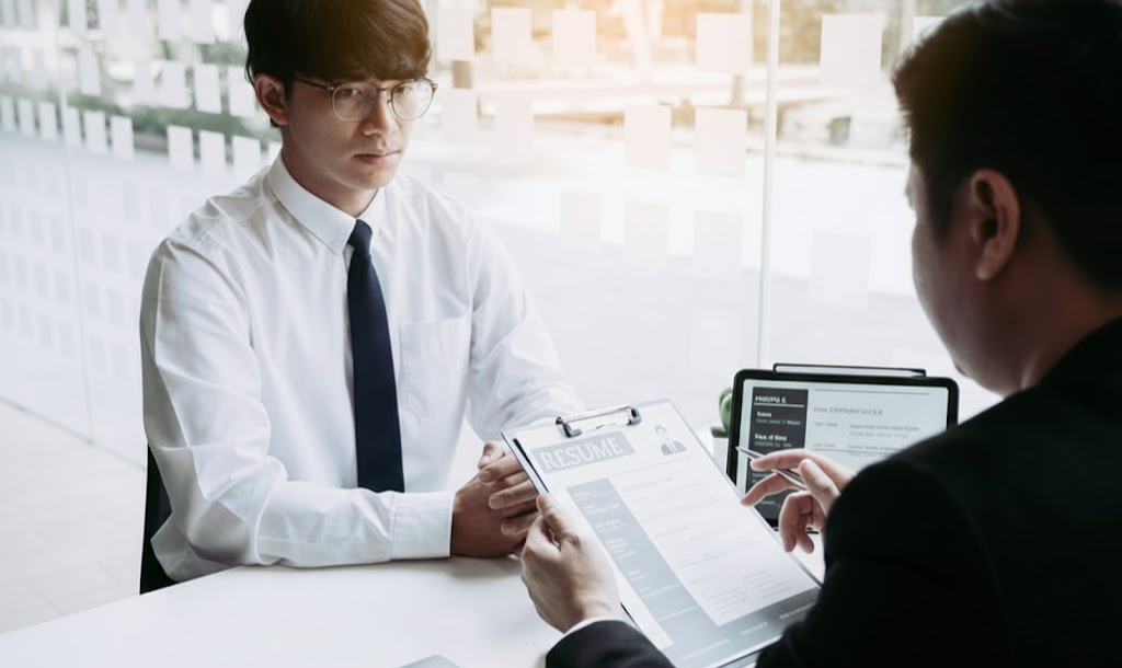 Đi xin việc, chàng trai chết sững phát hiện khoản nợ xấu 27 tỷ đồng- Ảnh 1.