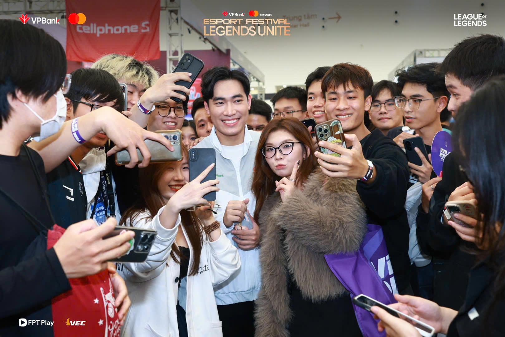 Điểm mặt dàn trai xinh gái đẹp gây sốt tại sự kiện VPBank presents eSport Festival: Legends Unite- Ảnh 1.