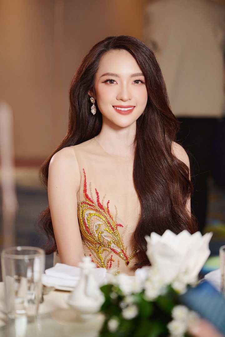 Nhan sắc của hoa hậu Mỹ Linh.