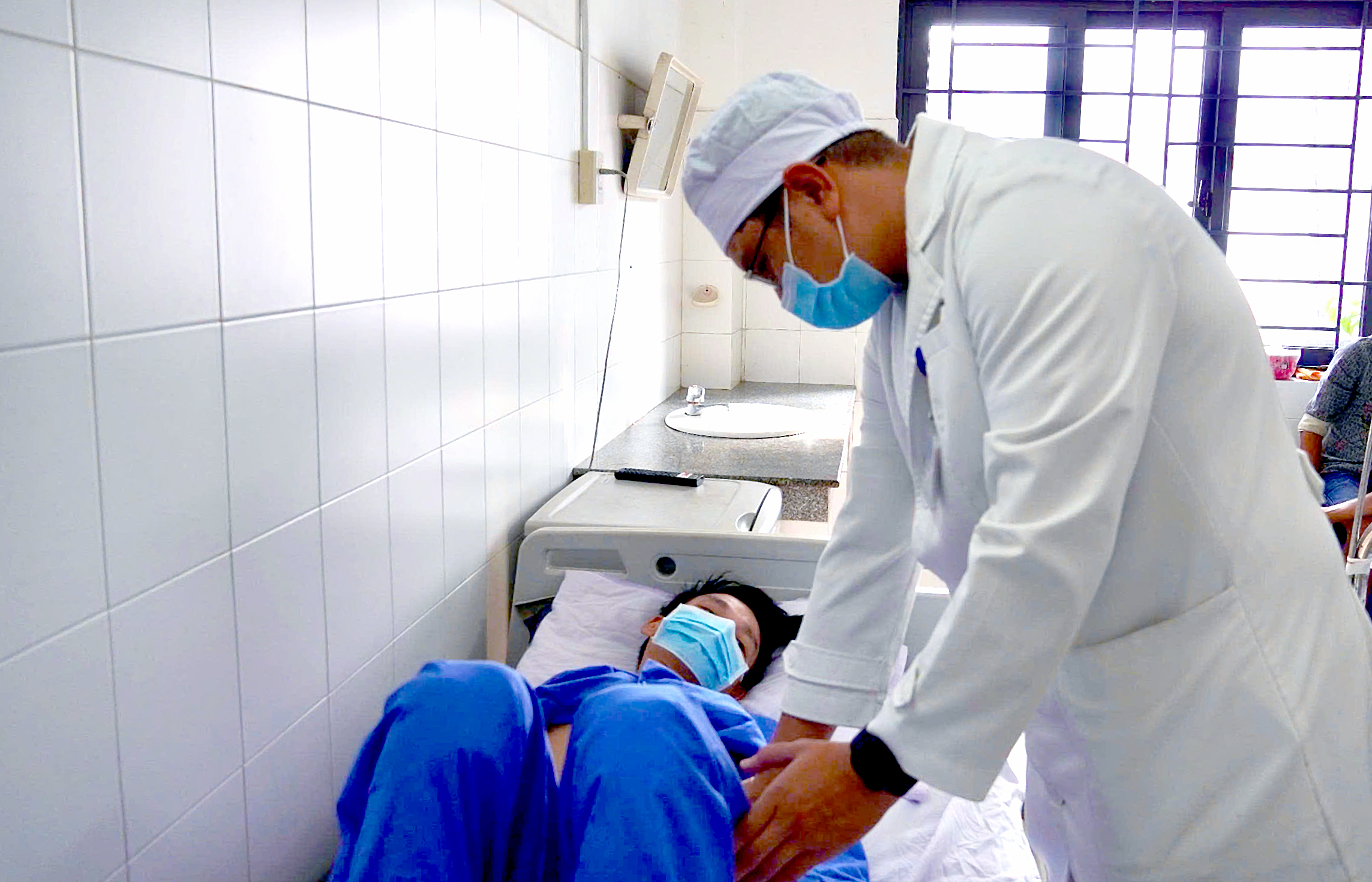 Điều trị thành công nang giả tụy lớn, viêm tụy bằng kỹ thuật mới 1 Điều trị thành công nang giả tụy lớn, viêm tụy bằng kỹ thuật mới - Ảnh 1.