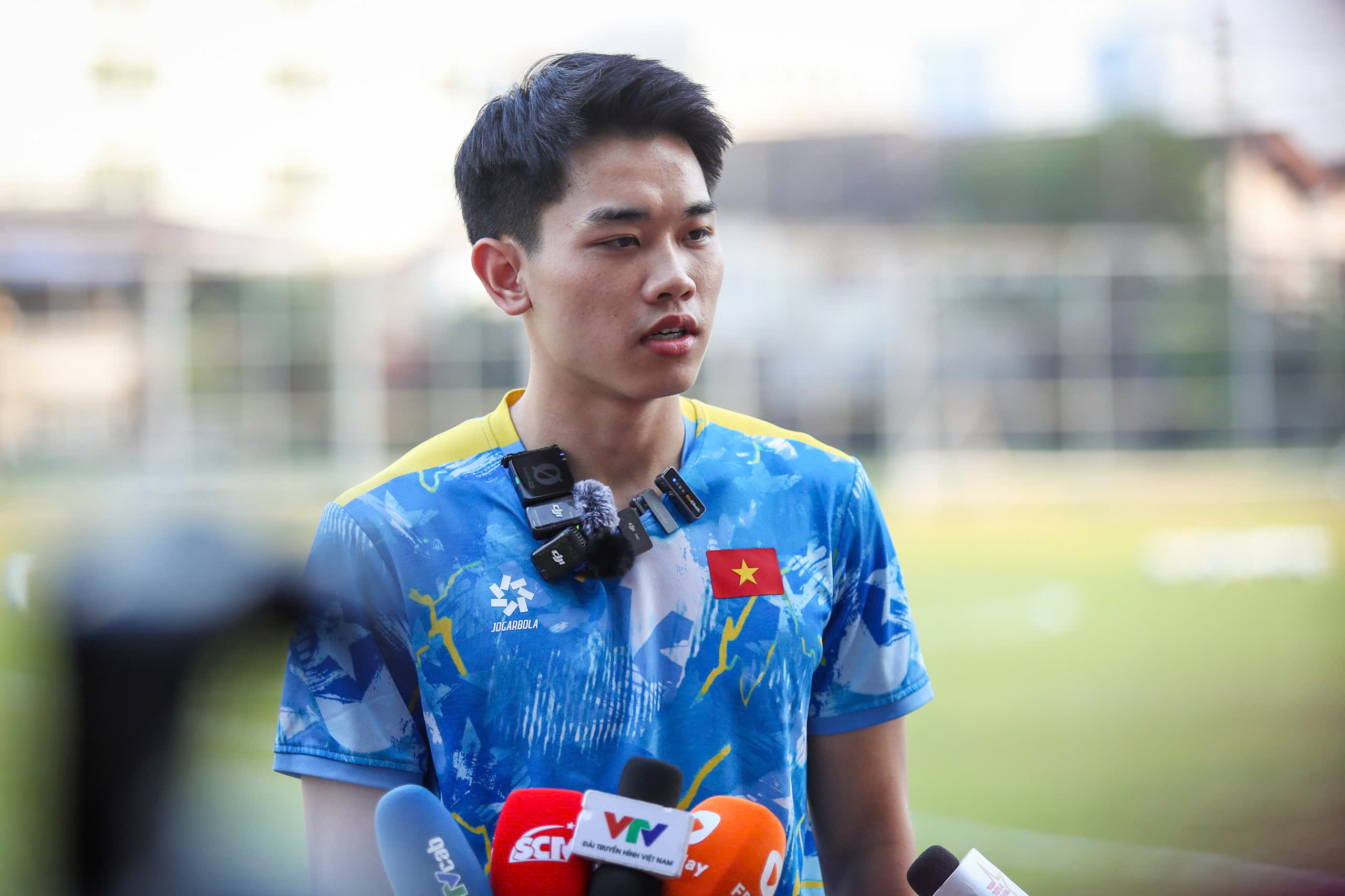 Đình Bắc cảm kích HLV Polking, bí quyết tâm lý đặc biệt của U.23 Việt Nam... - Ảnh 1.