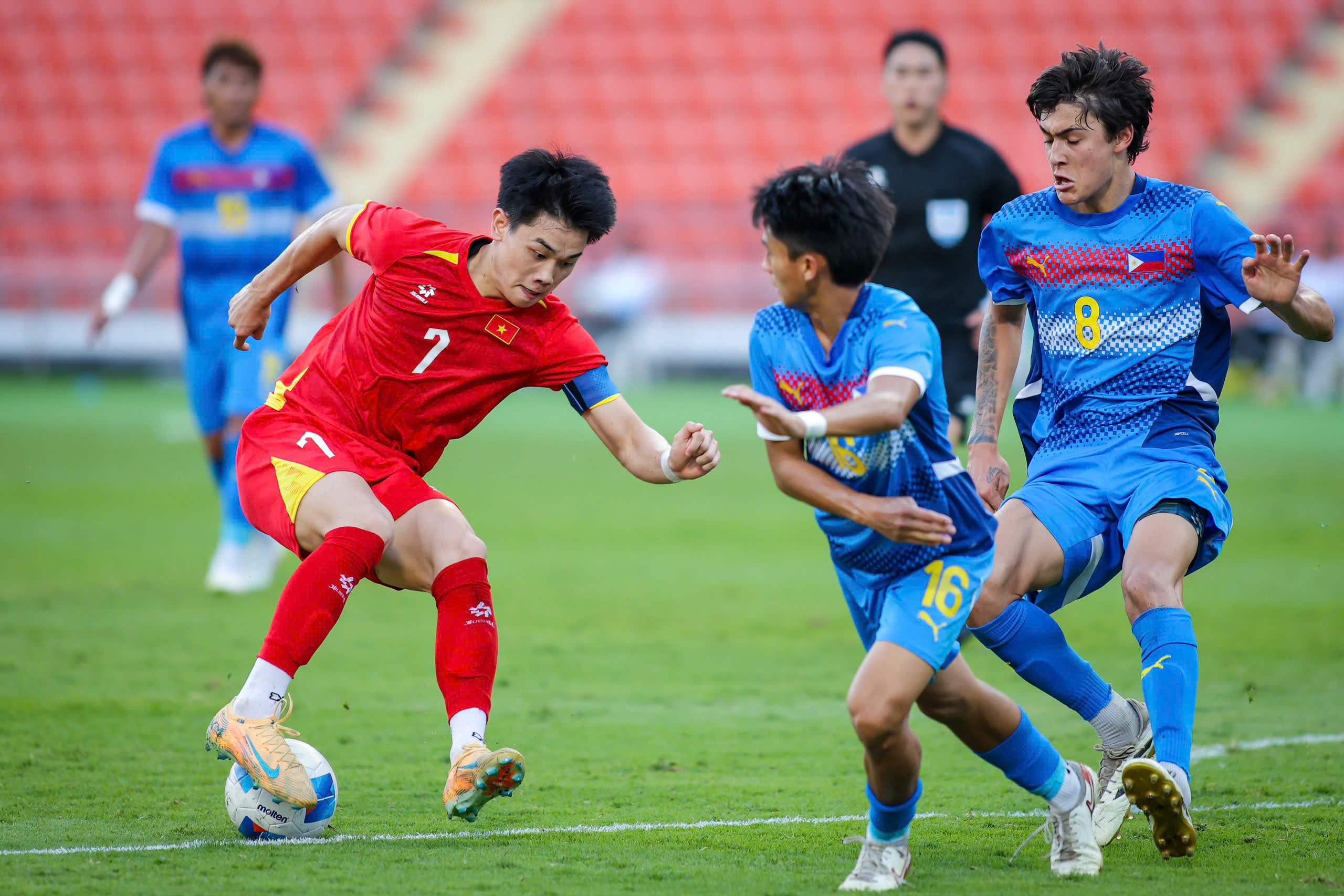 Đình Bắc lợi thế lớn hơn Yotsakon trong trận chung kết U.23 Việt Nam đại chiến Thái Lan- Ảnh 1. Đình Bắc lợi thế lớn hơn Yotsakon trong trận chung kết U.23 Việt Nam đại chiến Thái Lan- Ảnh 1.