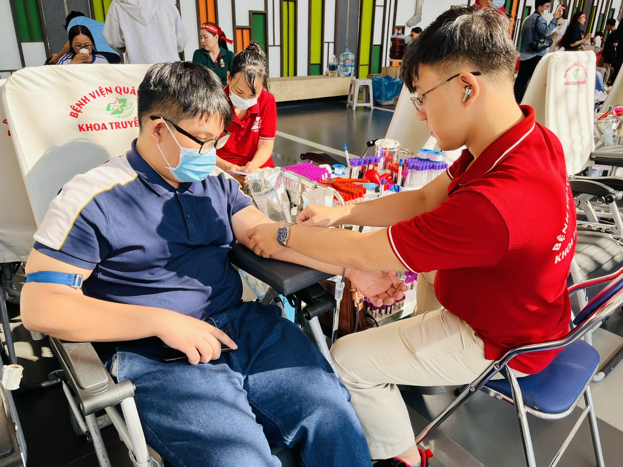 Dịp lễ, Tết nhu cầu truyền máu tăng đột biến, nguồn dự trữ lại khan hiếm - Ảnh 1.