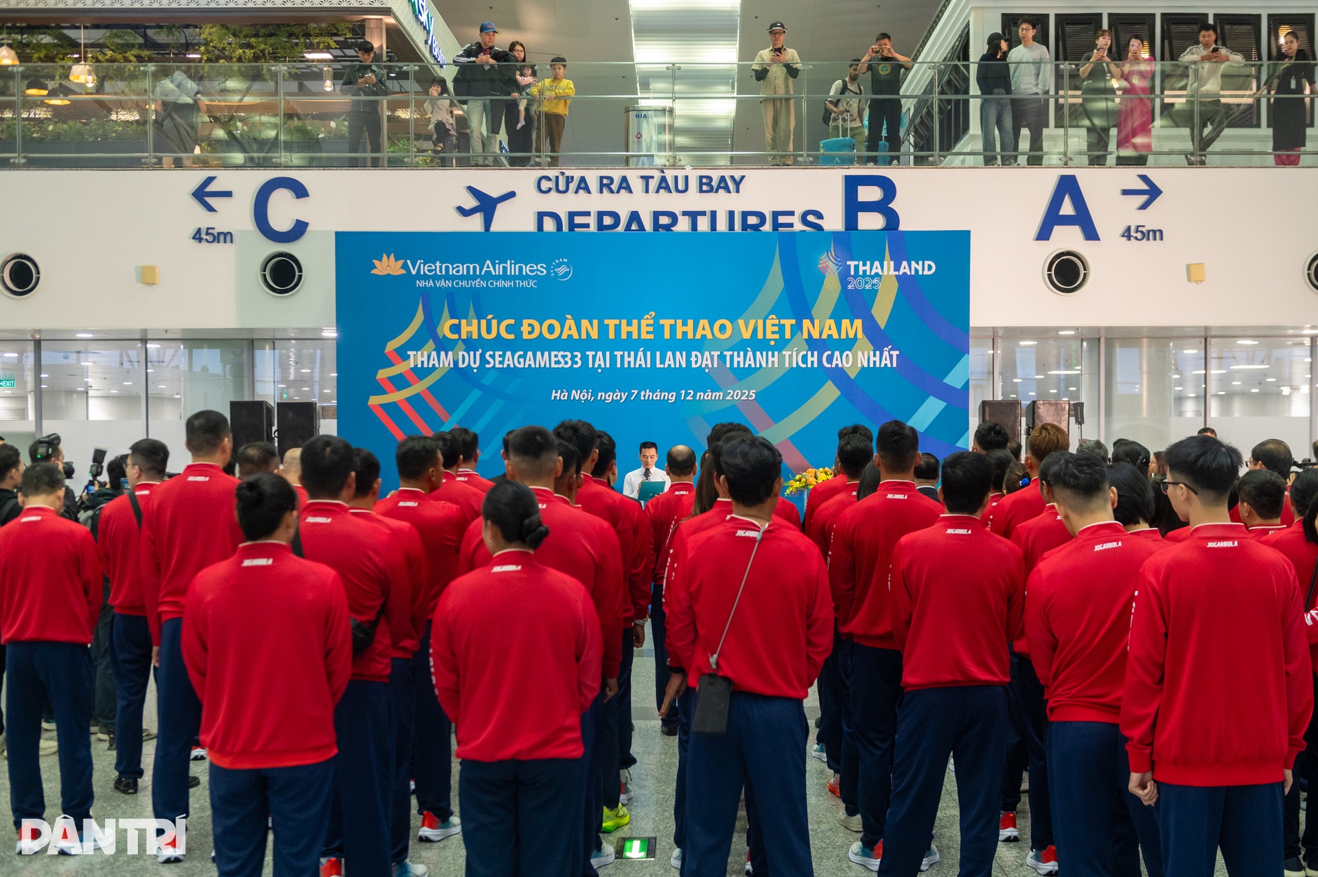 Đoàn Thể thao Việt Nam lên đường sang Thái Lan tham dự SEA Games - 1