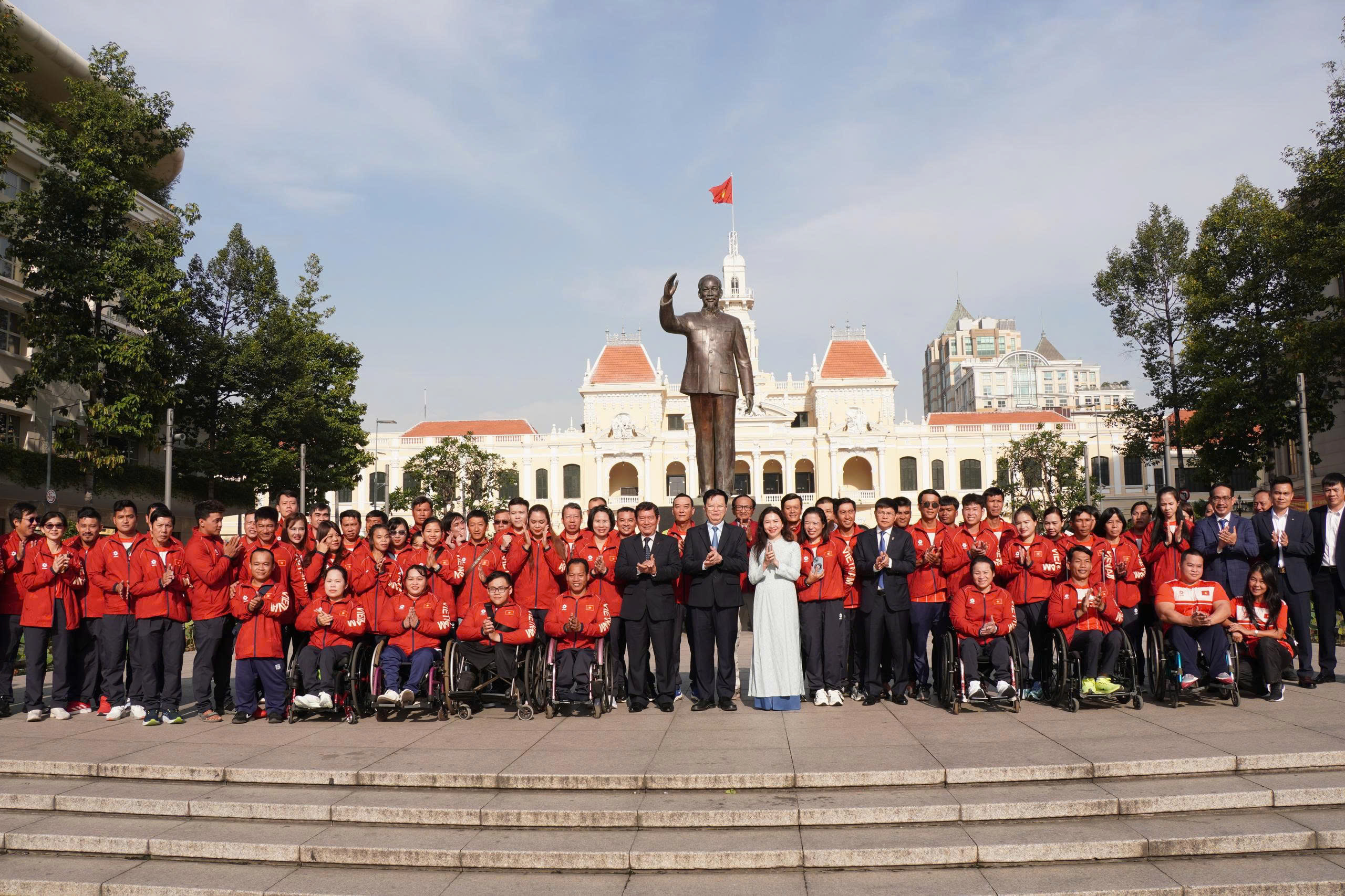 Đoàn thể thao người khuyết tật Việt Nam xuất quân dự ASEAN Paragames 13 - Ảnh 1.
