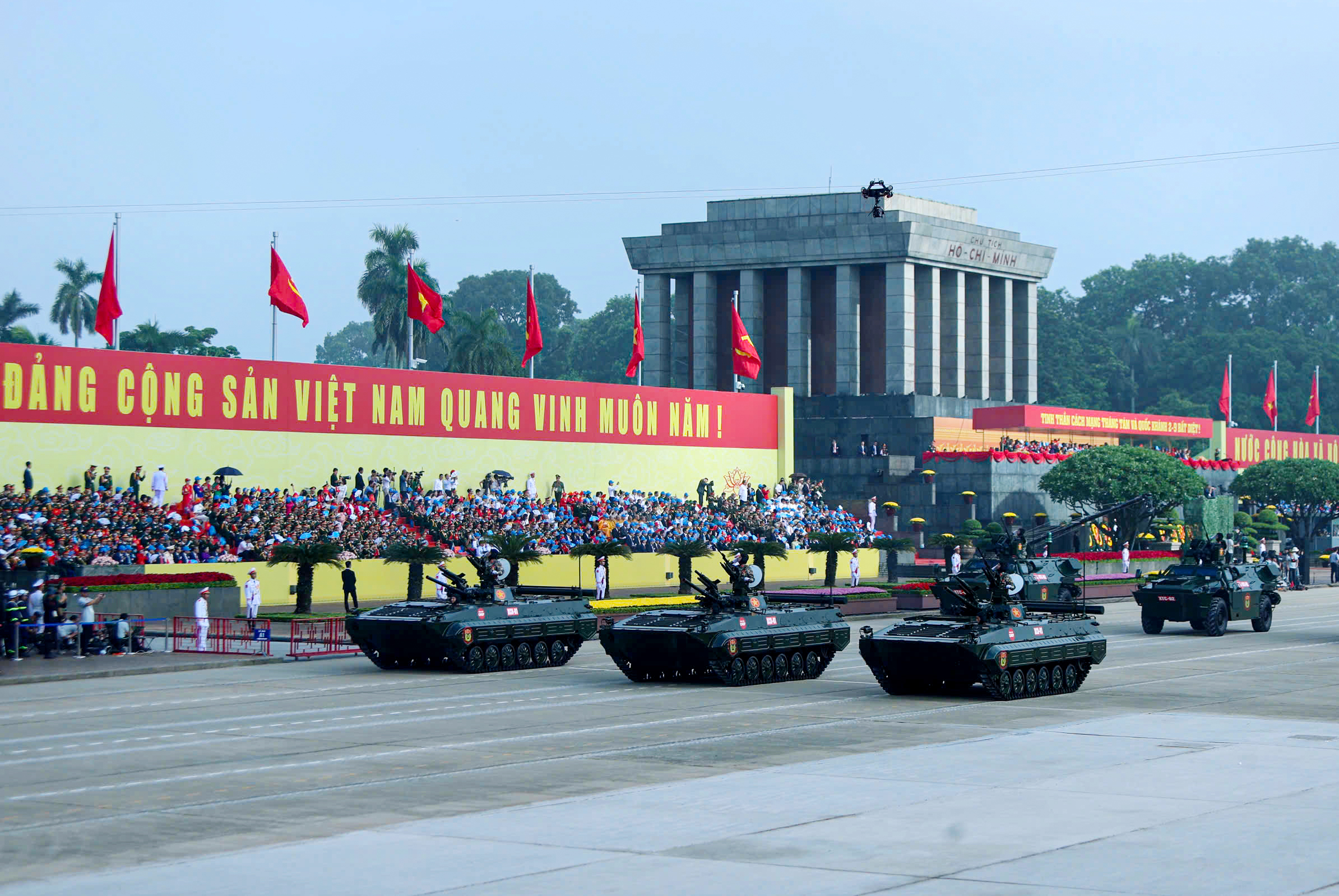 'Đổi mới phong cách lãnh đạo' thành dấu ấn nổi bật của Hà Nội năm 2025- Ảnh 2.