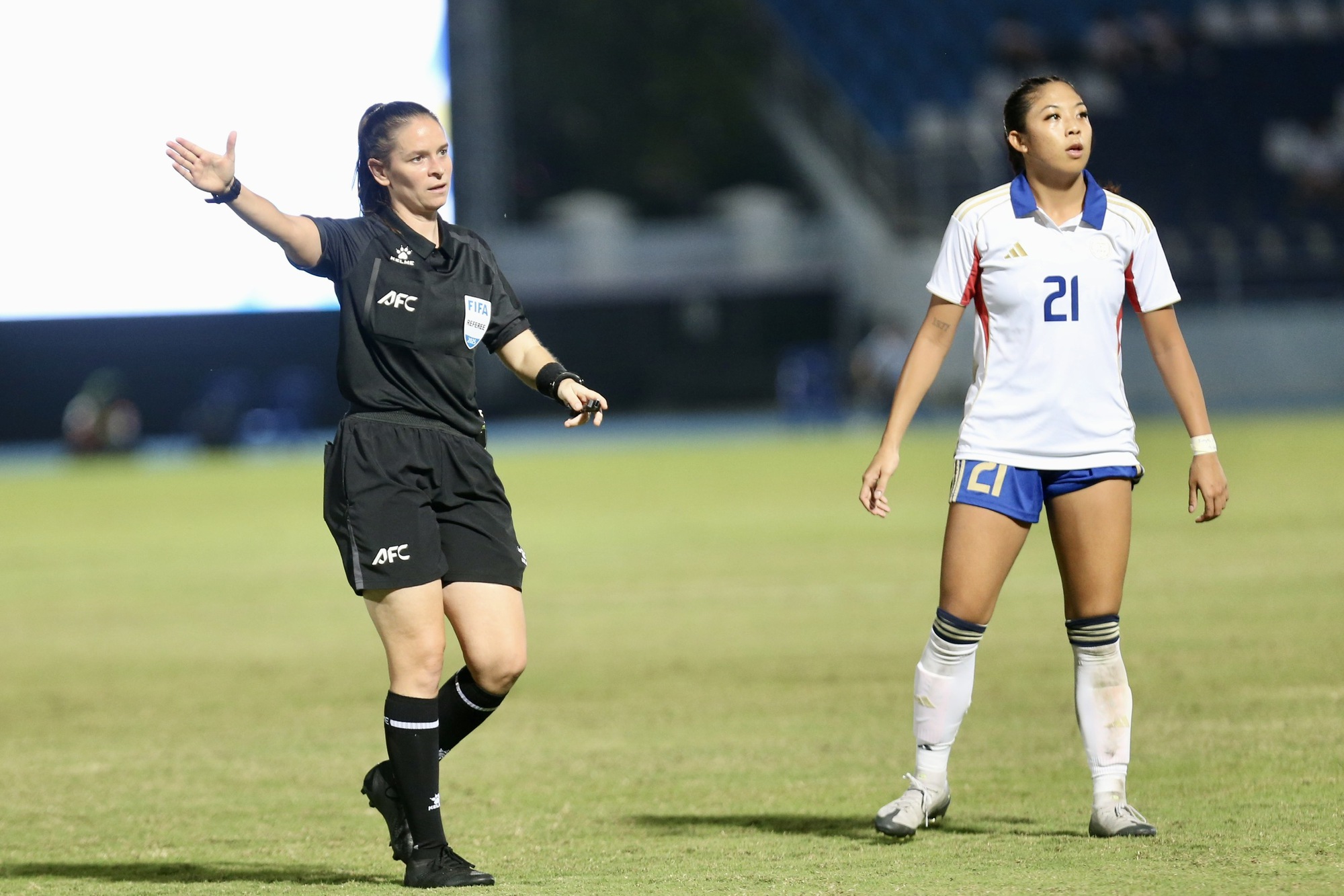 Đội tuyển nữ Việt Nam thua vì trọng tài!- Ảnh 1.