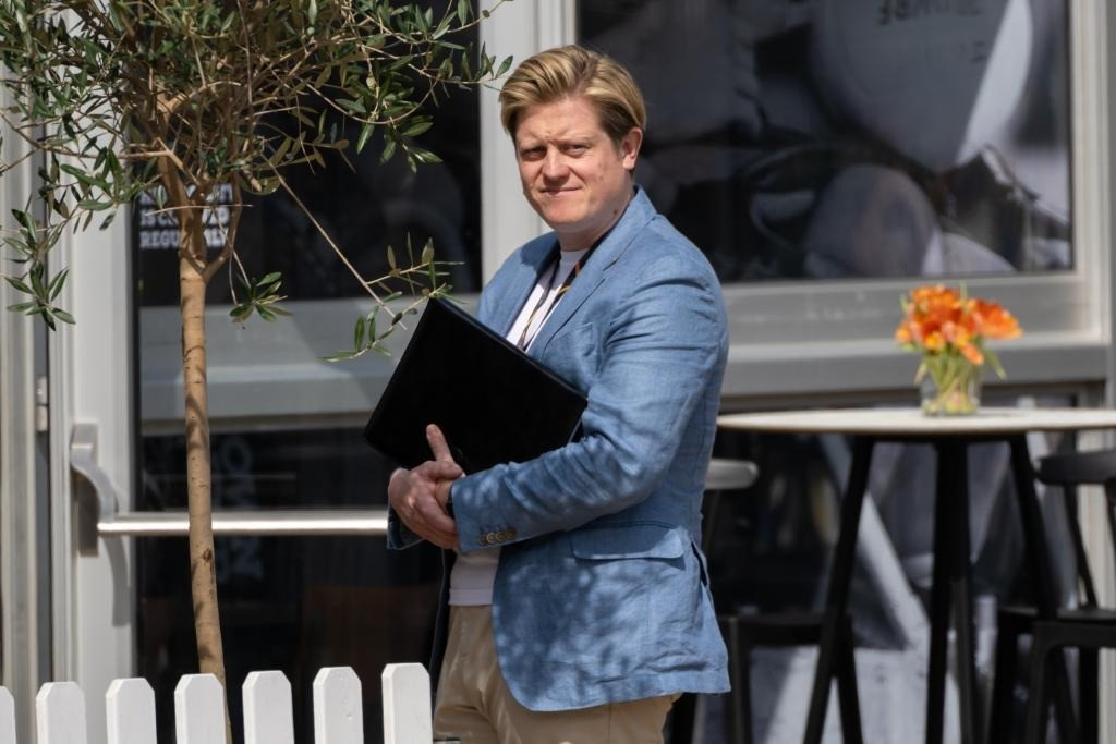 Đòn giáng mạnh vào Harry - Meghan- Ảnh 1.