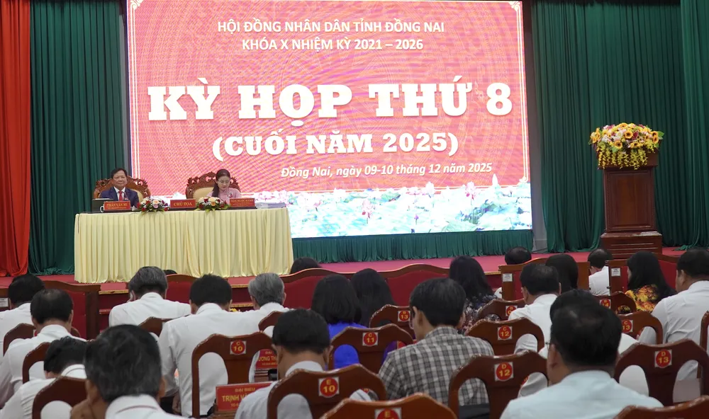 Kỳ họp thứ 8 HĐND tỉnh Đồng Nai sẽ thông qua nhiều nghị quyết quan trọng. Ảnh: VŨ HỘI cán bộ 2.jpg
