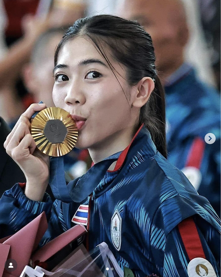 Đồng loạt vỗ tay khi nữ võ sĩ taekwondo đẳng cấp thế giới châm đuốc SEA Games 33 5 Taekwondo - Ảnh 5.