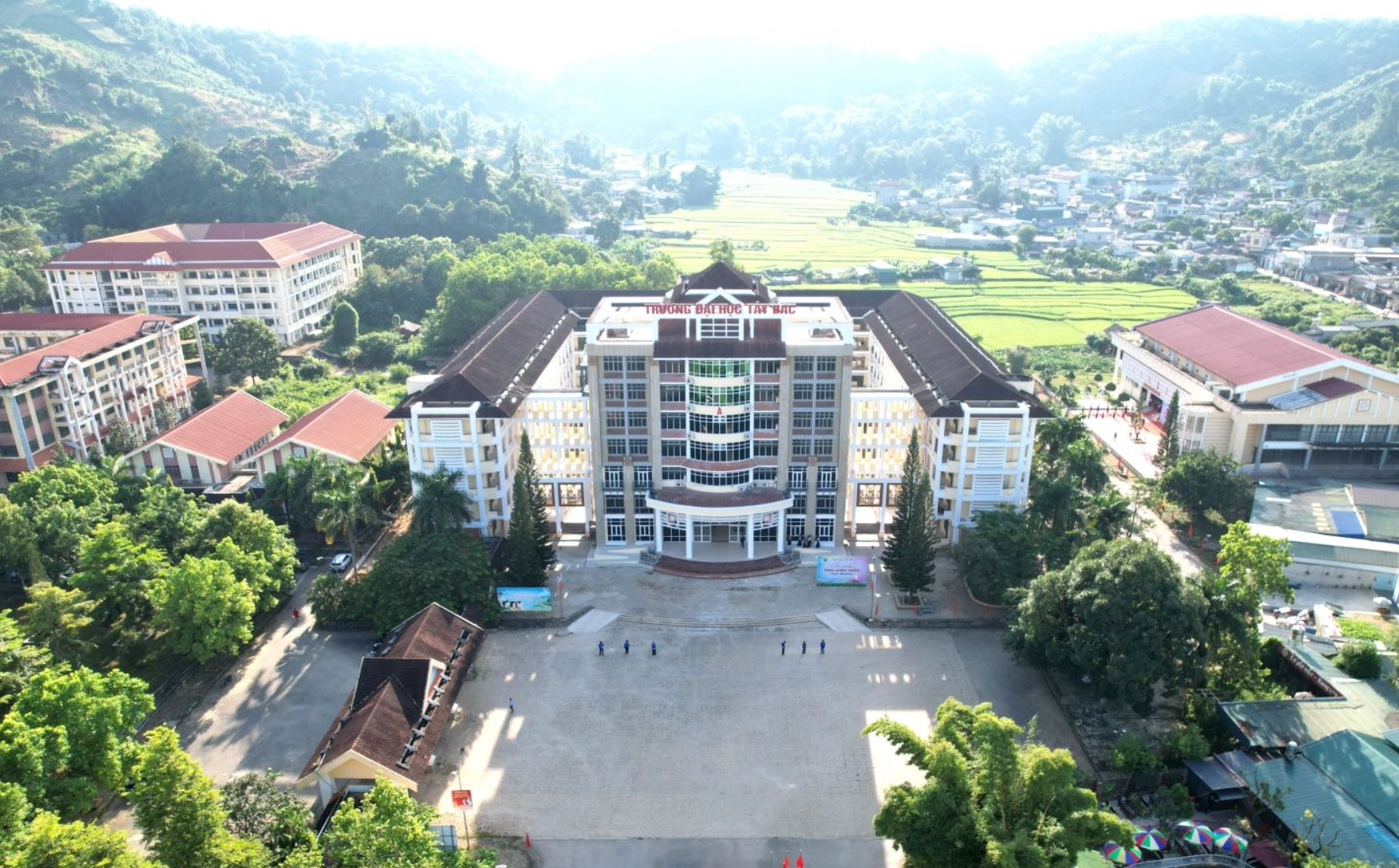 Dự án chậm tiến độ, Thanh tra Chính phủ kiến nghị kiểm điểm lãnh đạo Bộ GD-ĐT - Ảnh 1.