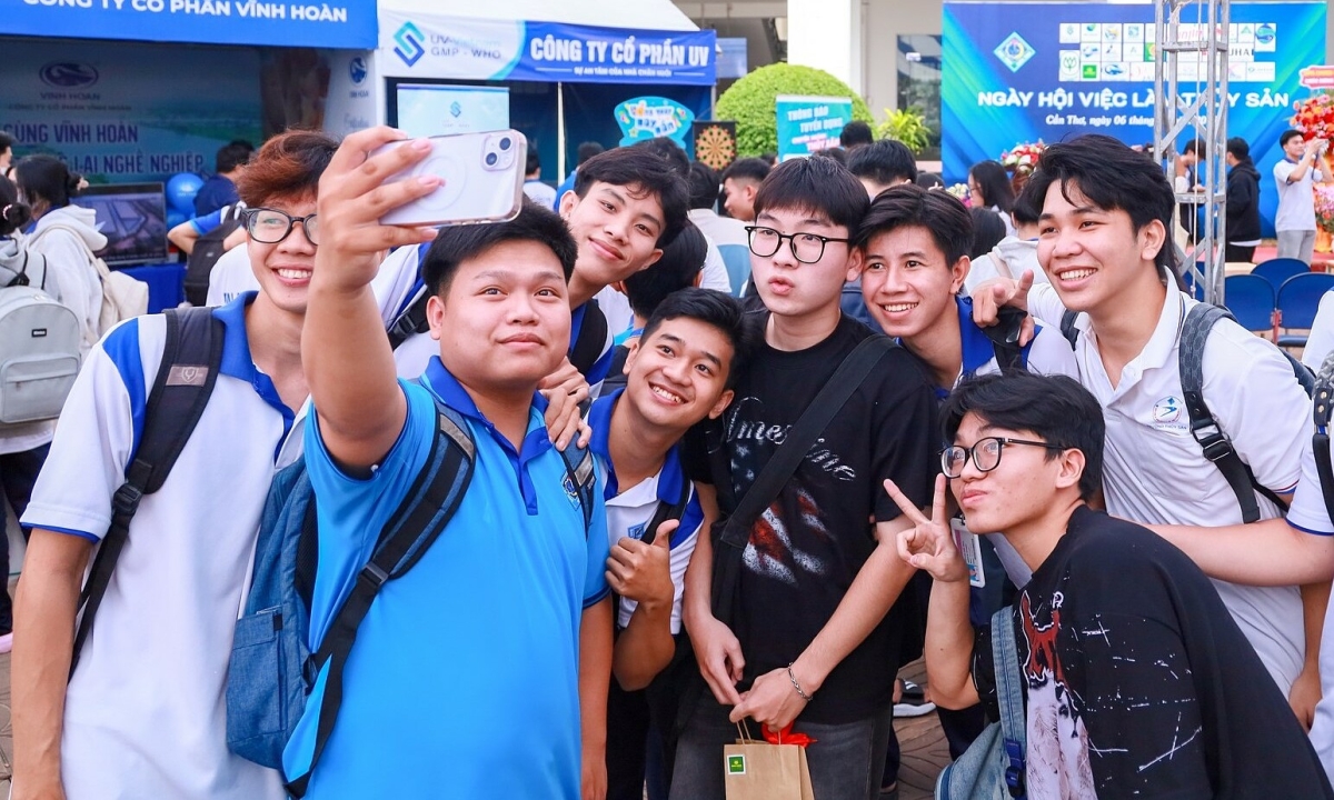 Dự kiến tổ hợp, công thức tính điểm xét tuyển Đại học Cần Thơ năm 2026 1 Du kien to hop cong thuc tinh diem xet tuyen