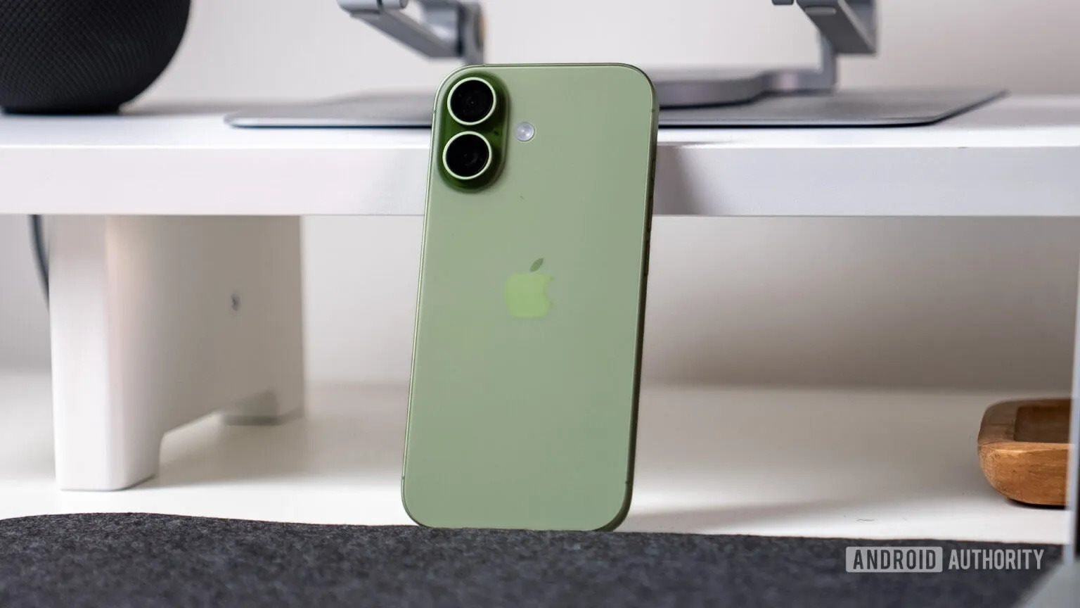 Dù là fan cứng Android, tôi phải 