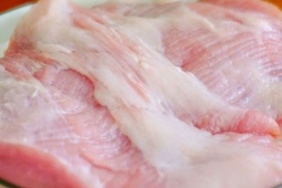 Ai không nên ăn thịt lợn nọng?