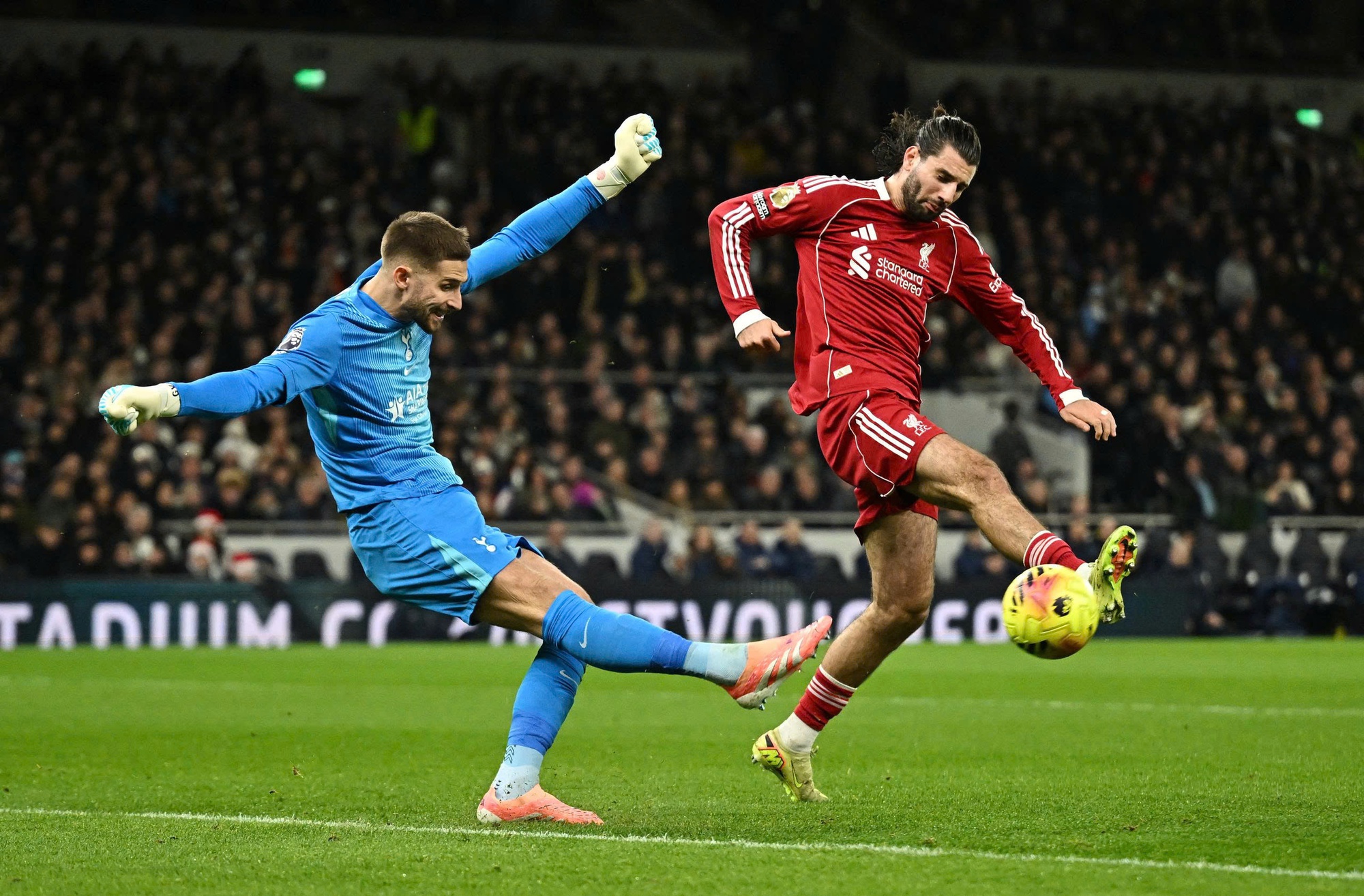 Được đặt cược giải Ngoại hạng Anh tại Việt Nam- Ảnh 1.