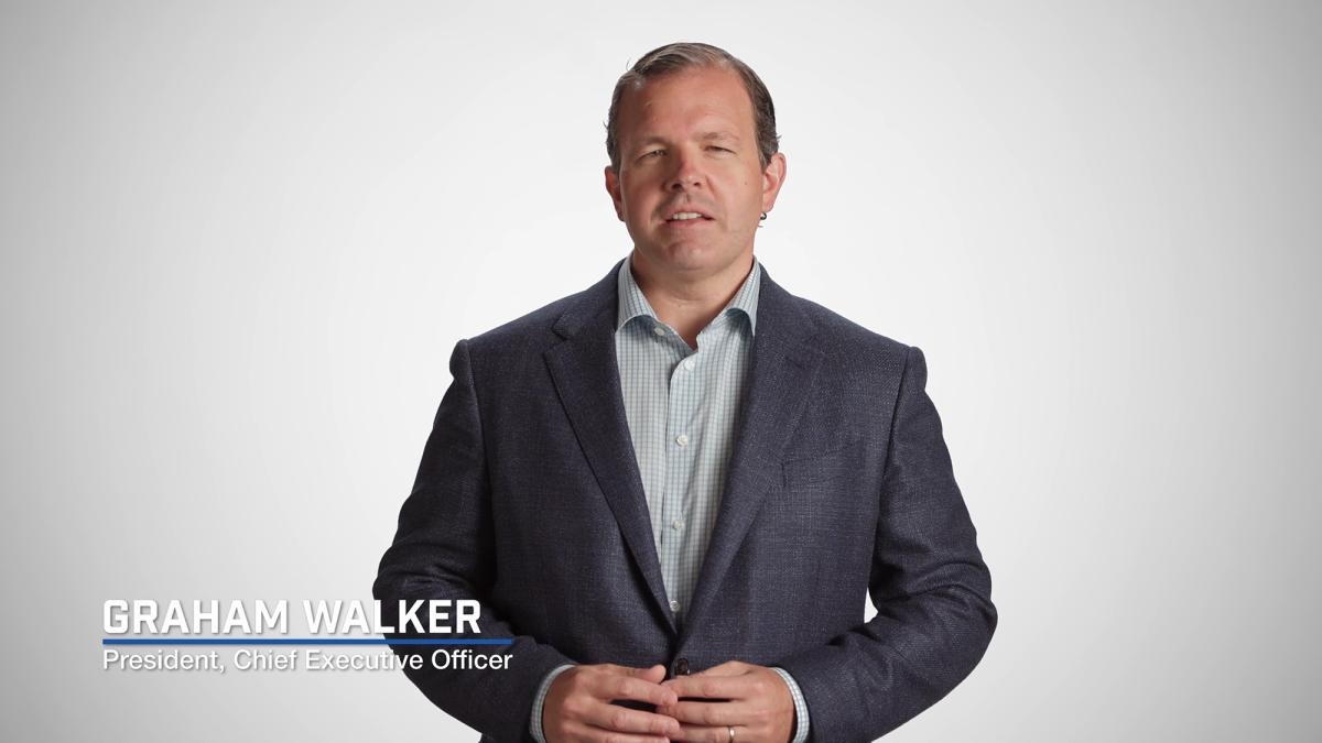 Nhân viên sững sờ khi được thưởng 240 triệu USD từ sếp sau khi công ty bán - Ảnh 1.