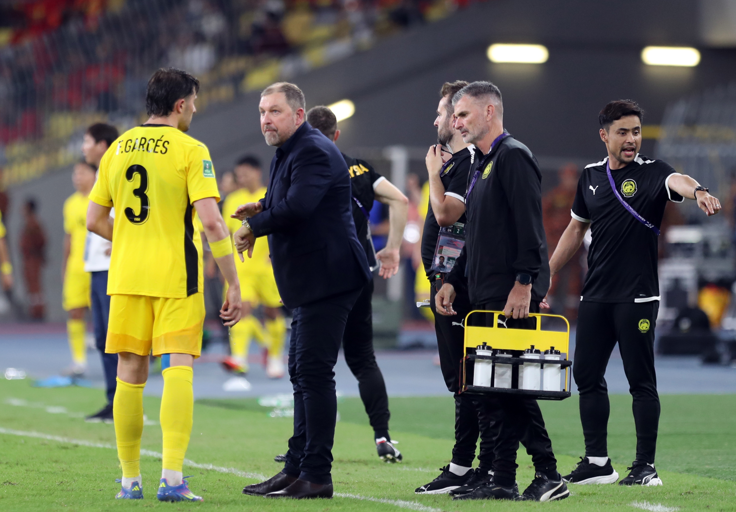 Luật sư Malaysia: 'FAM và 7 cầu thủ nhập tịch trái phép chia làm 2 phe, như mặt trăng với mặt trời’- Ảnh 1.