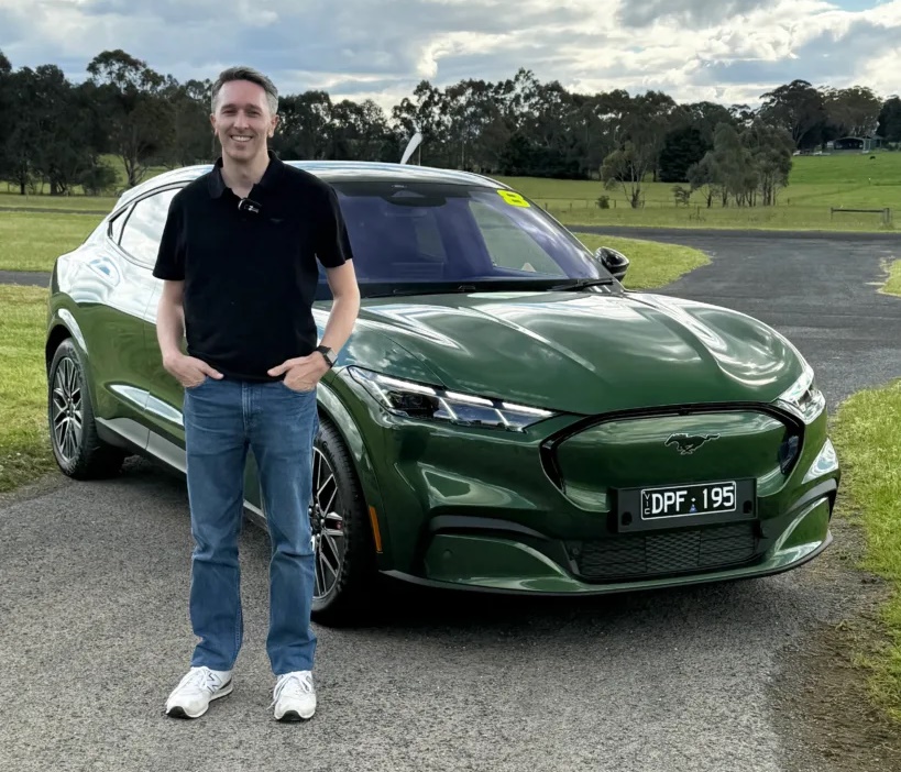 Ford Mustang Mach-E - Ảnh 1.