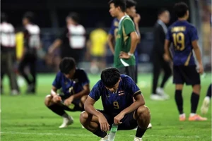 Báo Thái Lan tổng kết một năm tan vỡ con tim của bóng đá