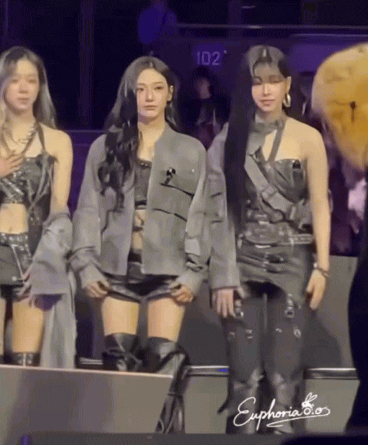 G-DRAGON bị nhóm đại mỹ nhân thái độ ra mặt, cố tình phớt lờ không chào hỏi- Ảnh 1.