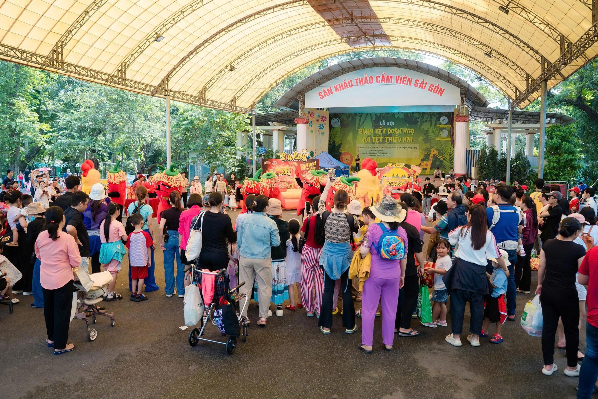 Mì SiuKay Chick ‘N’ Cheese Party: Gần 3000 bạn trẻ 