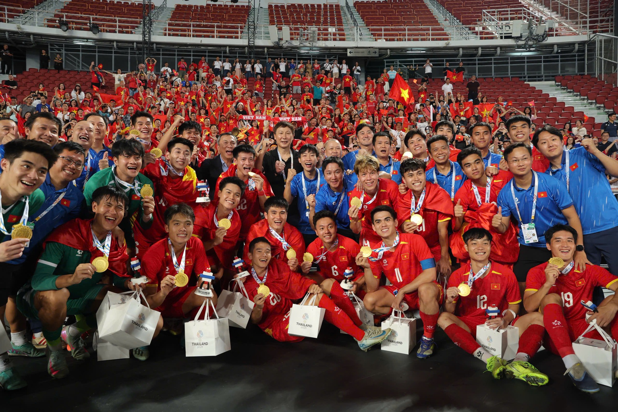 Gần 31 tỉ đồng tiền thưởng cho đoàn Việt Nam tại SEA Games 31: Ai được nhiều nhất?- Ảnh 1.