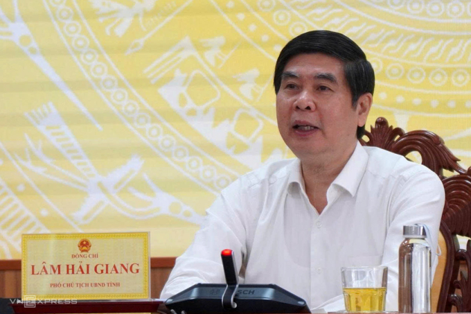 Ông Lâm Hải Giang, Phó Chủ tịch UBND tỉnh Gia Lai công bố kết quả cải cách thủ tục hành chính, cải thiện môi trường đầu tư trên địa bàn tỉnh. Ảnh: Trần Hóa