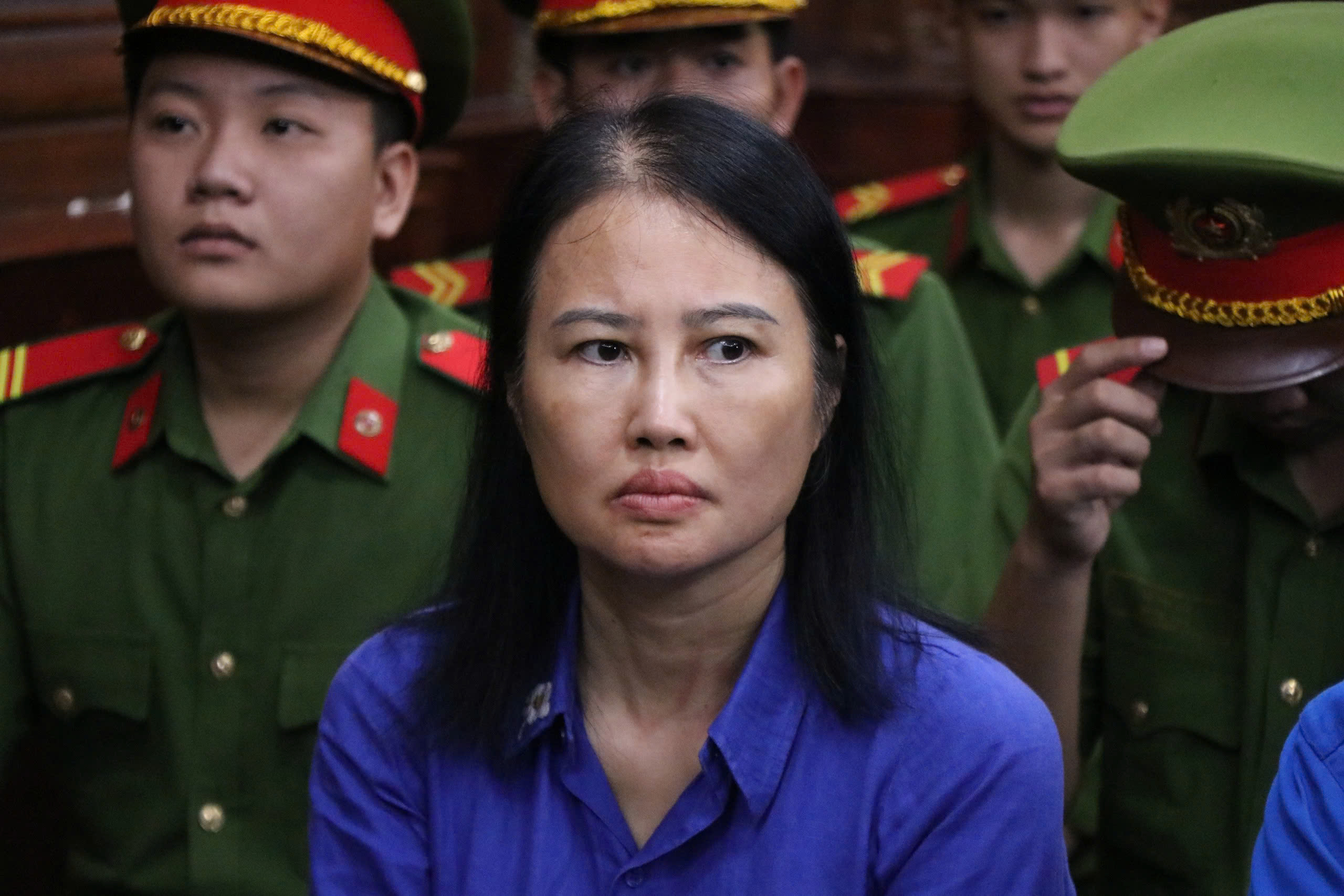 Gia đình bị cáo Nguyễn Thị Thanh Nhàn nộp 66 tỉ đồng khắc phục hậu quả vụ án - Ảnh 1. Gia đình bị cáo Nguyễn Thị Thanh Nhàn nộp 66 tỉ đồng khắc phục hậu quả vụ án - Ảnh 1.