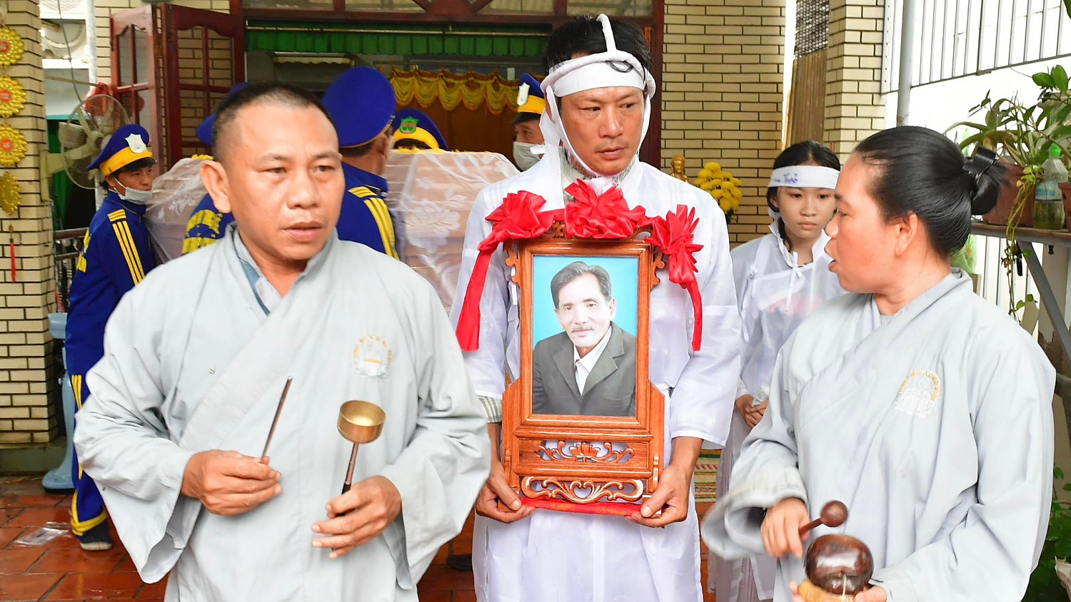 Phút đưa tiễn diễn viên Thương Tín về nơi an nghỉ