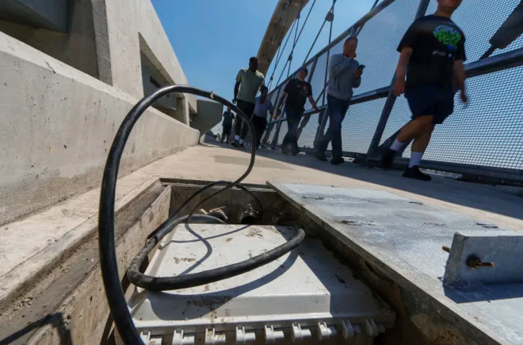 Giá đồng lập đỉnh, nước Mỹ 'đau đầu' với nạn cắt trộm dây đồng - Ảnh 1.