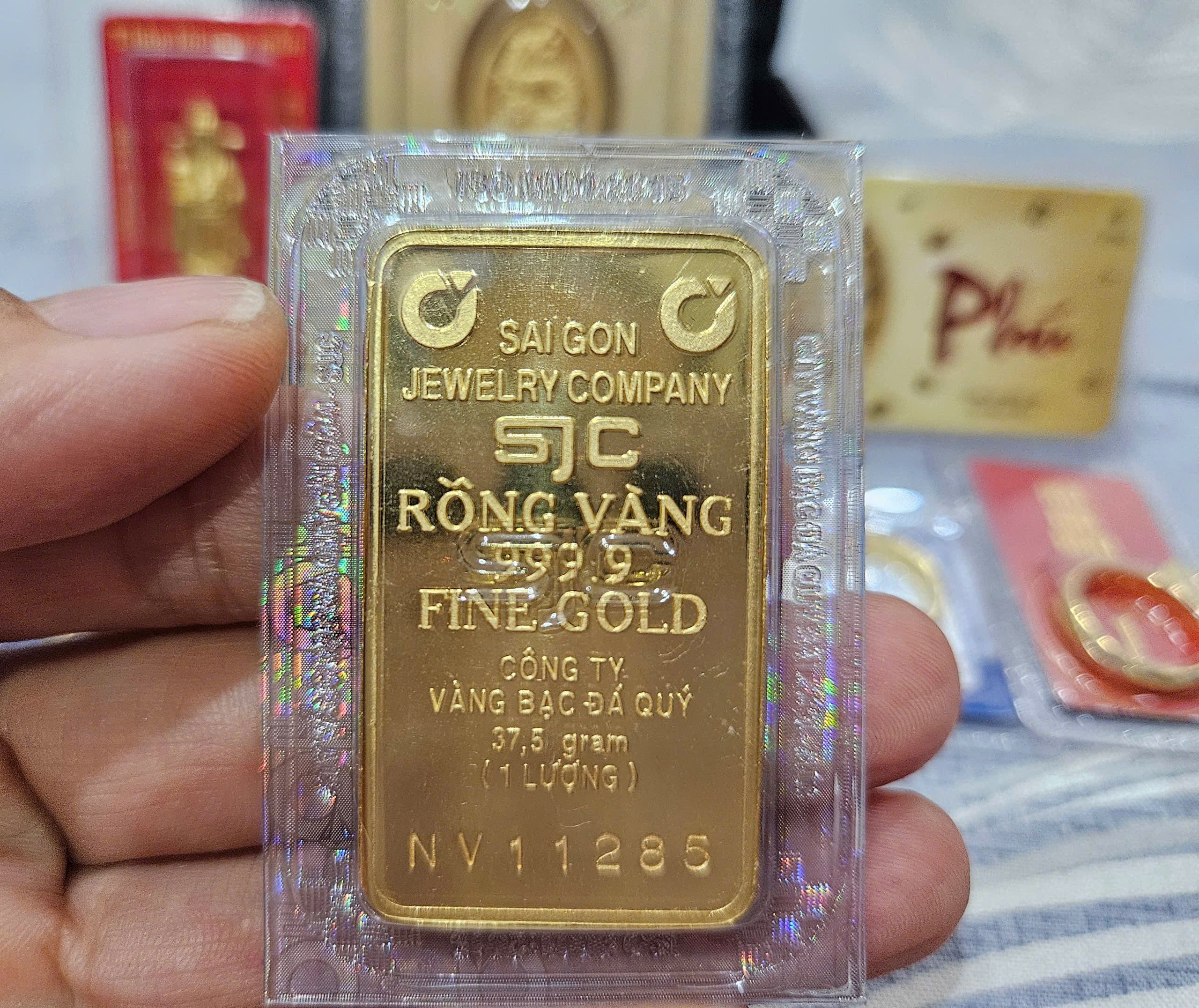 Giá vàng chiều 8-6 “ổn định”, ngân hàng đồng loạt cảnh báo thủ đoạn lừa đảo tinh vi - Ảnh 2. Giá vàng chiều 8-6 “ổn định”, ngân hàng đồng loạt cảnh báo thủ đoạn lừa đảo tinh vi - Ảnh 2.