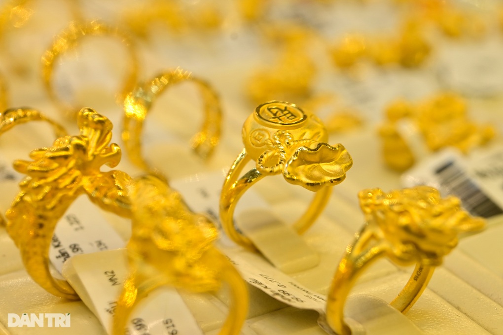 Giá vàng miếng tăng 800.000 đồng/lượng - 1