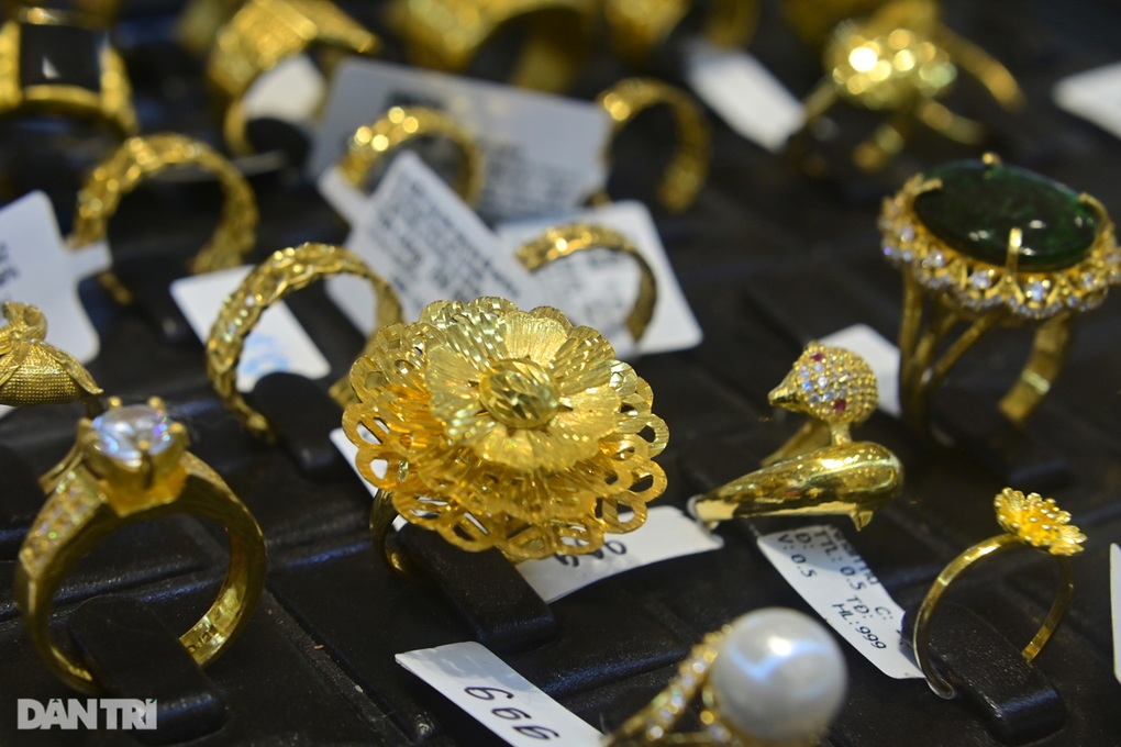 Giá vàng tăng 4,5 triệu đồng/lượng sau một tuần - 1