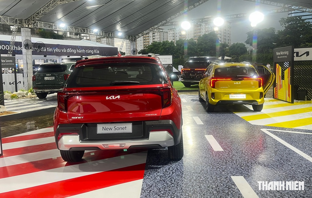 Giá xe SUV đô thị giảm mạnh, nhiều mẫu chỉ hơn 400 triệu đồng 1 Loạt SUV đô thị cỡ nhỏ giảm giá mạnh, nhiều mẫu khởi điểm chỉ hơn 400 triệu - Ảnh 1.