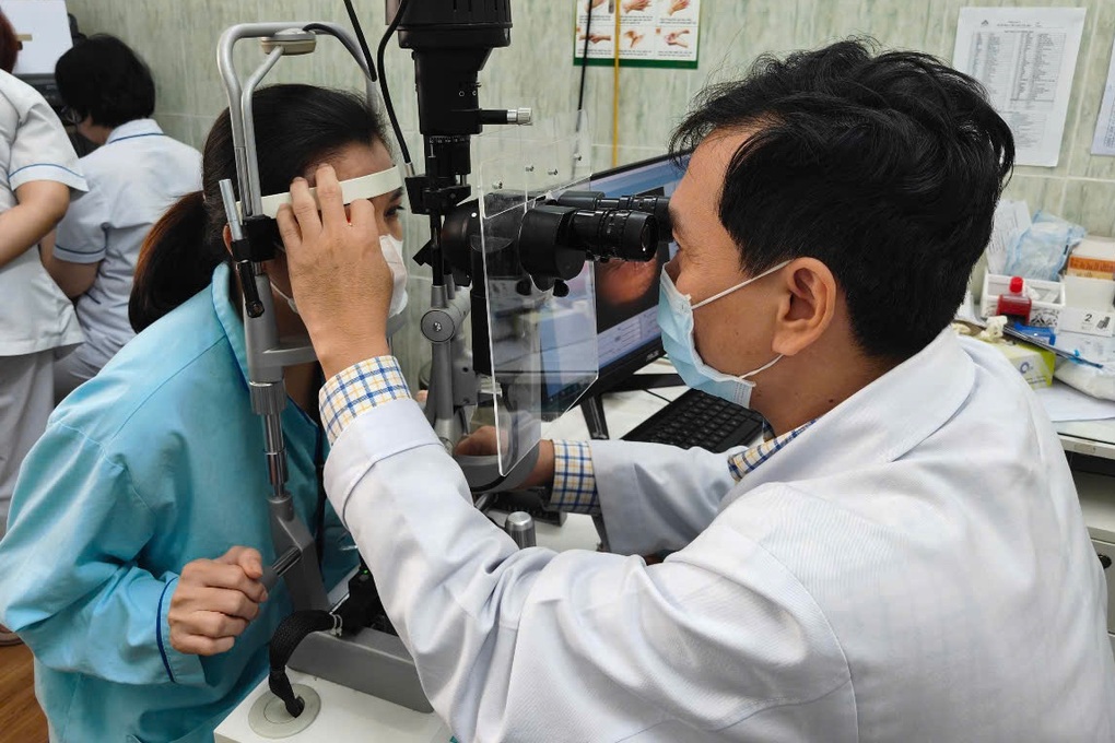 Giác mạc từ Nepal xuyên biên giới mang lại ánh sáng cho 12 bệnh nhân Việt - 3