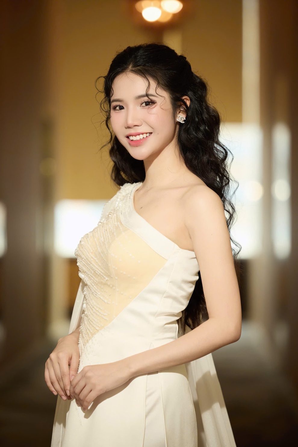 Giải Nhất Tiếng hát Hà Nội 2025 tiết lộ tuổi thơ bị mẹ ngăn cản đi hát - 1