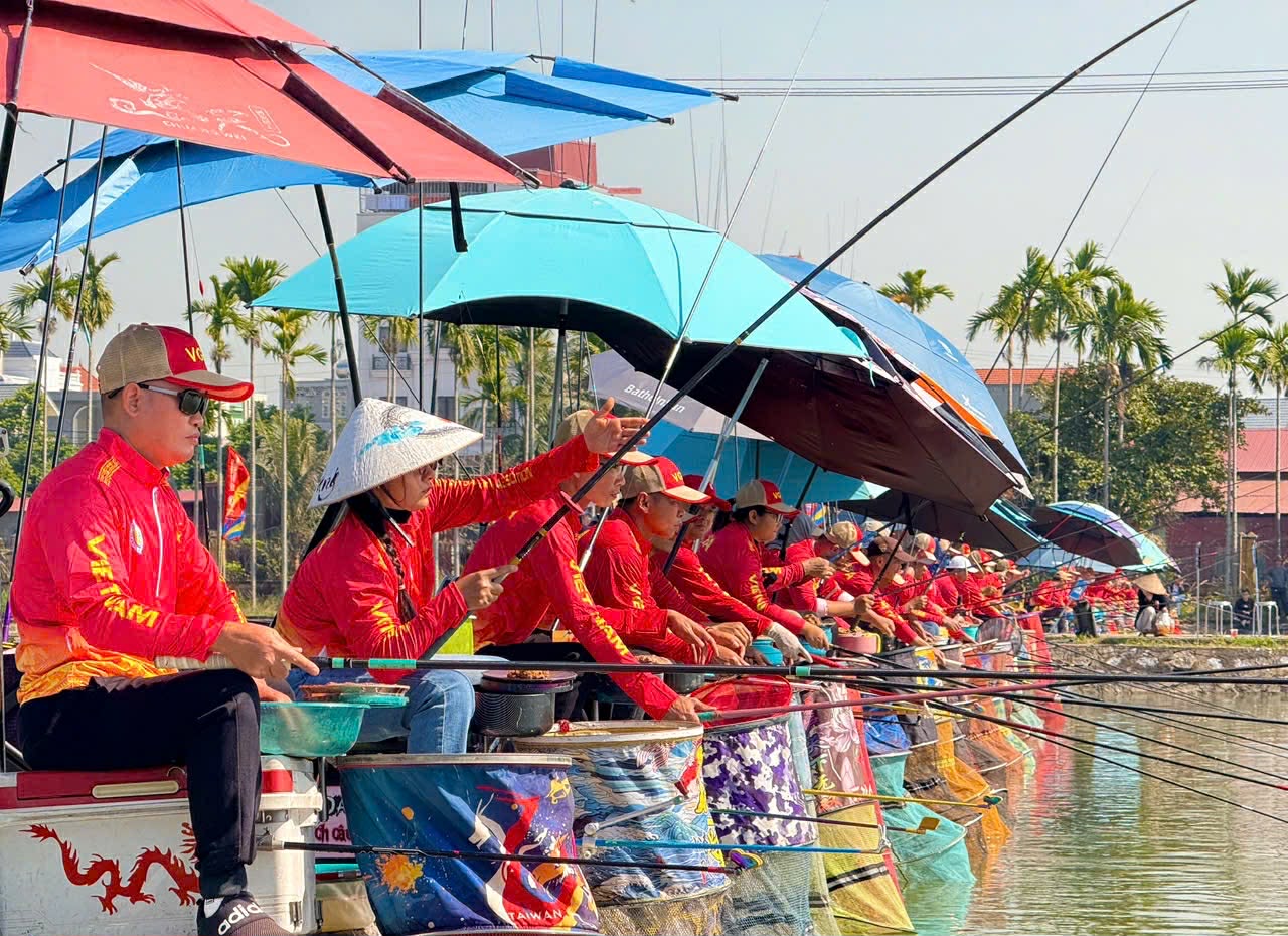 Giải câu cá quốc gia năm 2025 đã tìm ra chủ nhân của ngôi vô địch
- Ảnh 1.