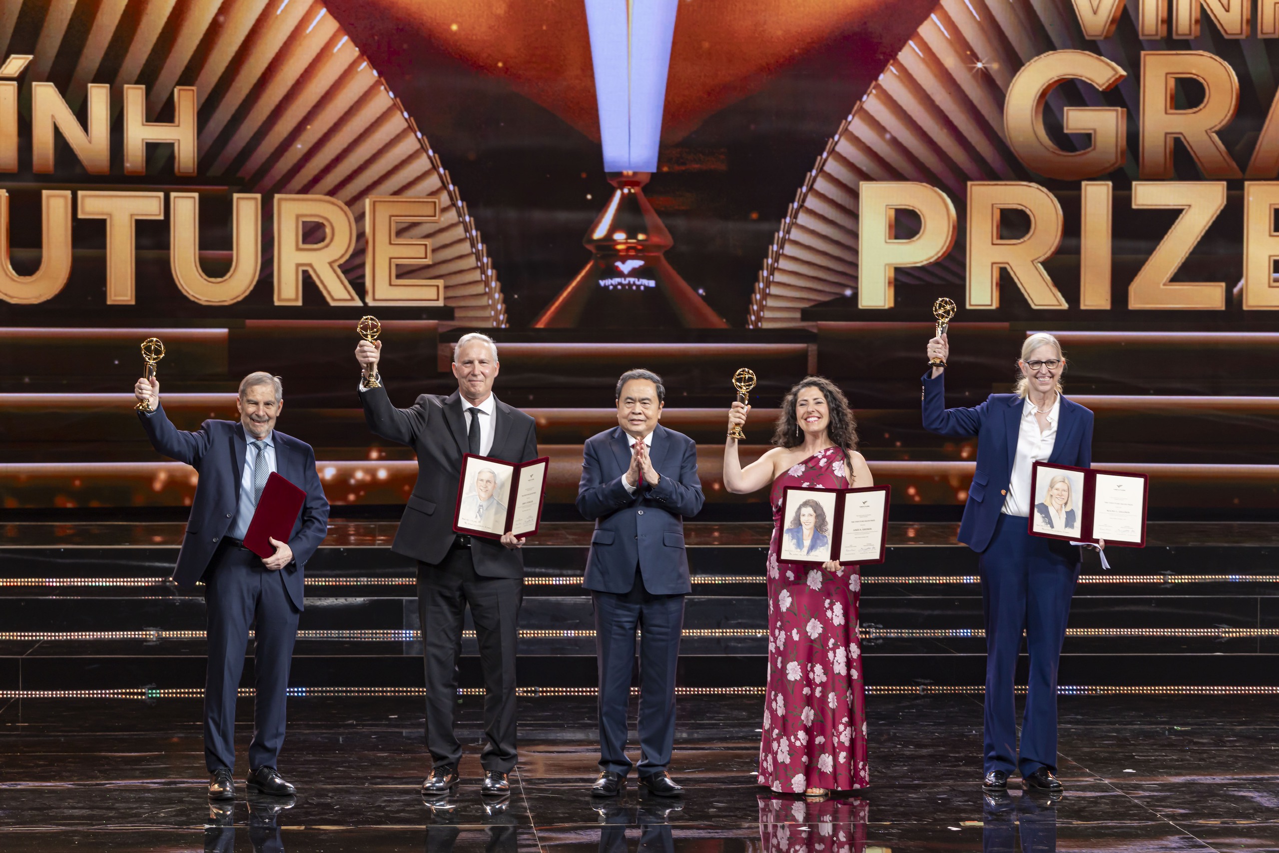 Giải thưởng 3 triệu đô VinFuture 2025 vinh danh những nhà khoa học 'chặn' ung thư- Ảnh 1.